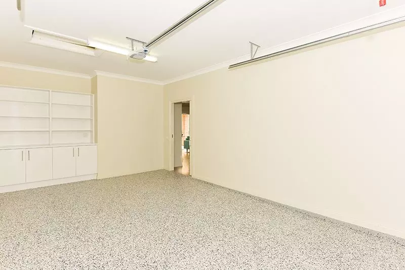 Centrally located villa with easy walk to all village facilities