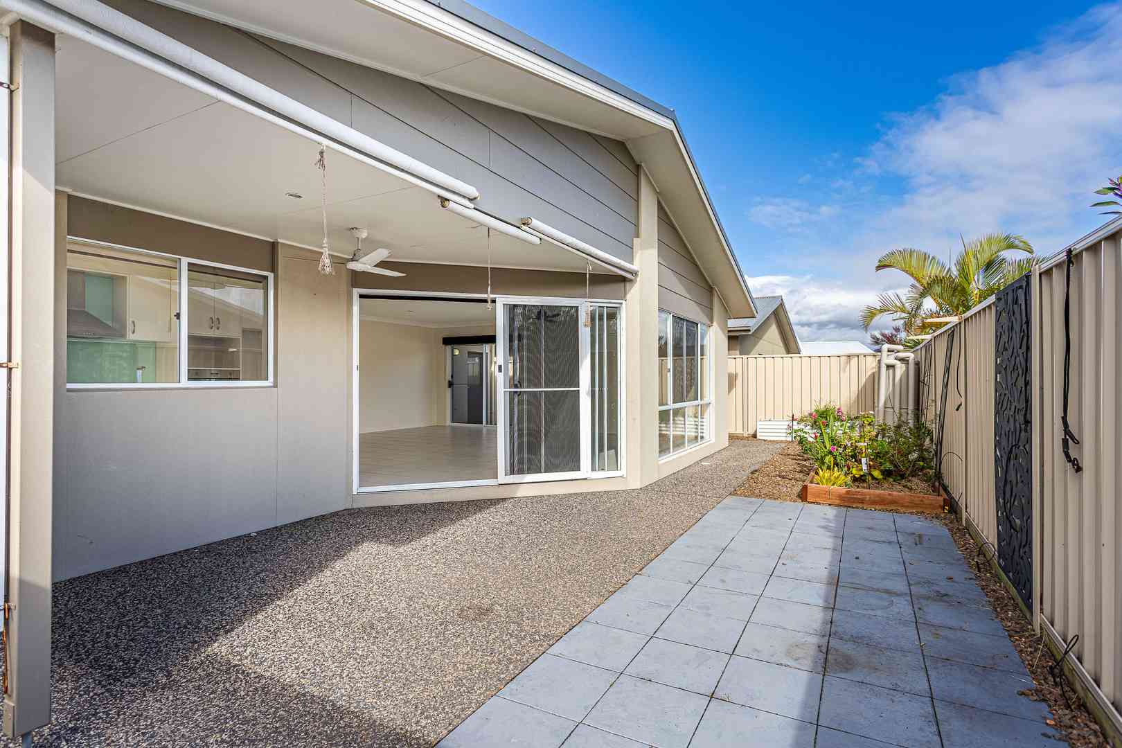 Palm Lake Resort Fern Bay - Close to all amenities