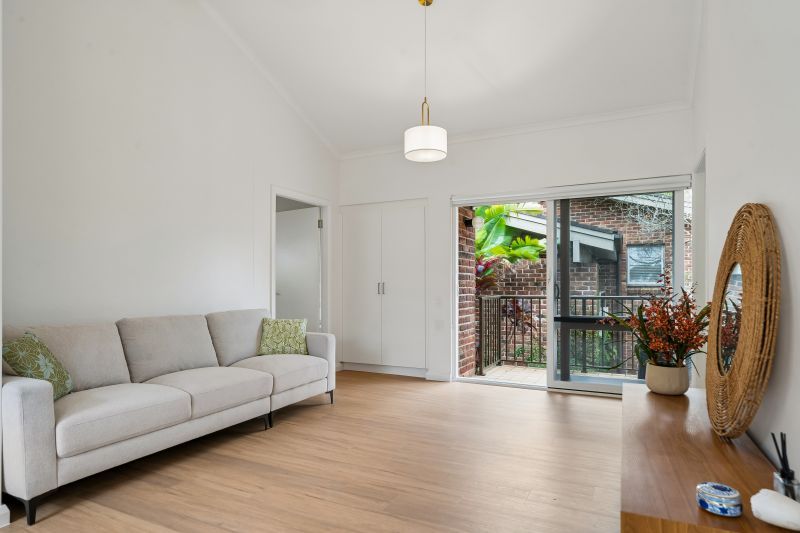 Fully renovated retirement home, ready to move in!