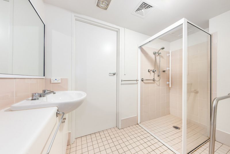 Enjoy a leafy Easterly outlook