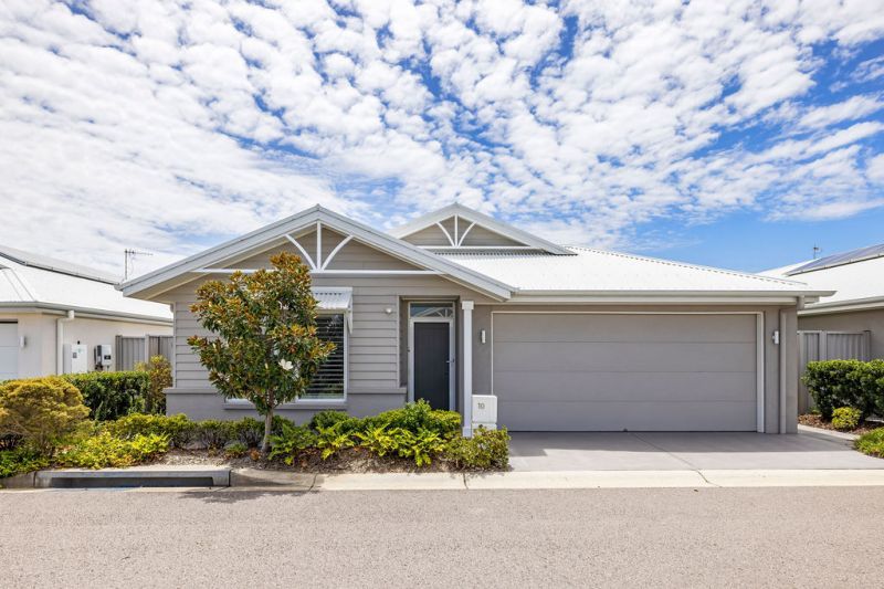 Elegant Three Bedroom Home + Beautiful Gardens