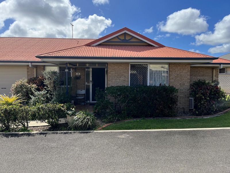 Tranquil Cul-de-sac Retreat Close to Gardens