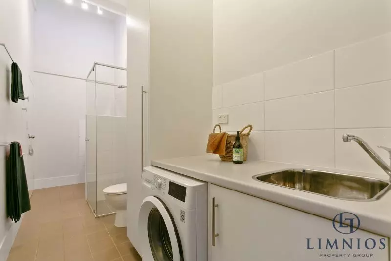 Premiere Location and Lifestyle!!