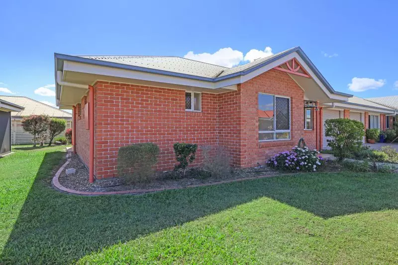 A Connected Lifestyle in a Quiet Village Pocket