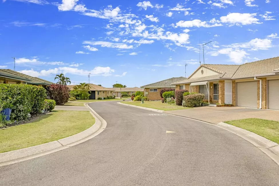 Enjoy the good life, at Carlyle Gardens 