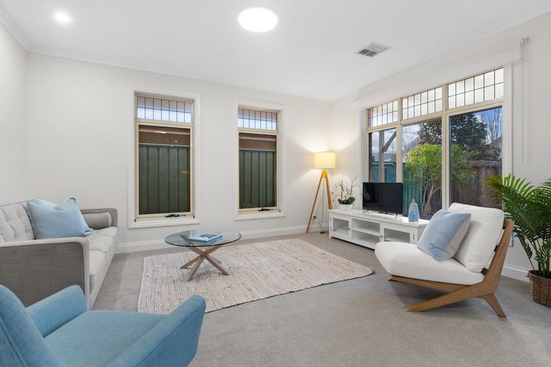 Delightful Villa with Sunny Garden and Short Stroll to the Beach