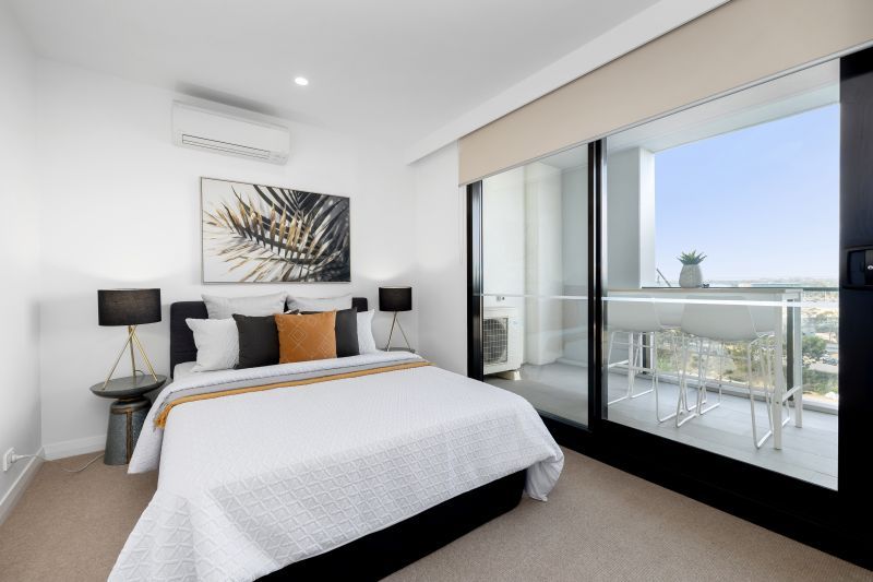 Modern Design, Location and Professional Lifestyle!