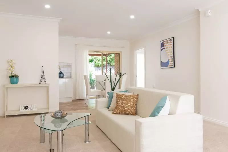 Spacious unit refurbished in a contemporary style