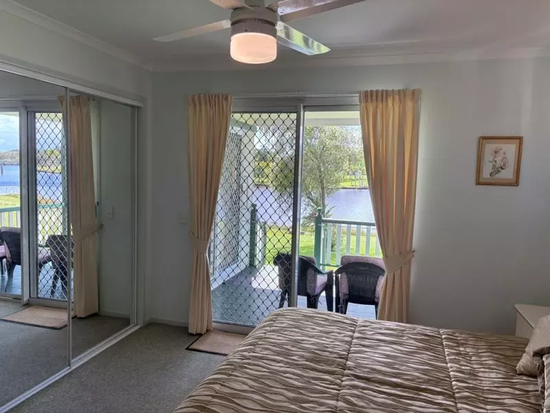 Lakeside Living with Extras