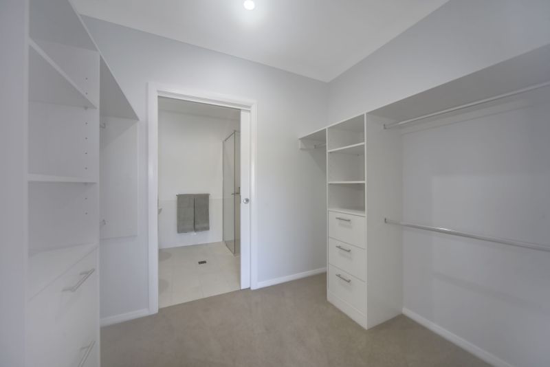 Modern villa in central location