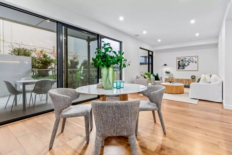 Spacious one-bedroom with tranquil courtyard garden views