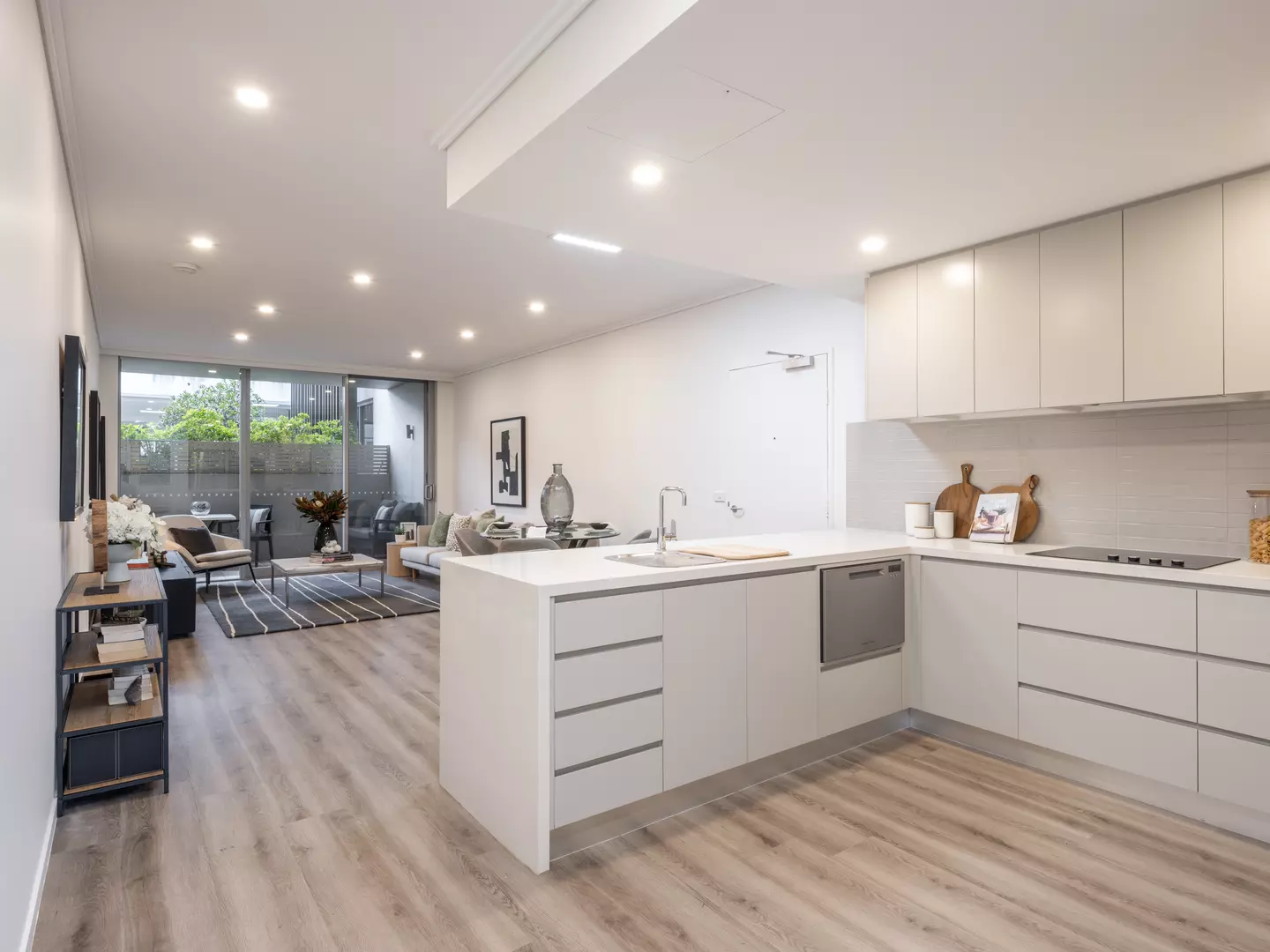 Luxury 2 bedroom plus study, 2 bathroom 