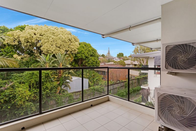 1-bedroom apartment overlooking the communal gardens