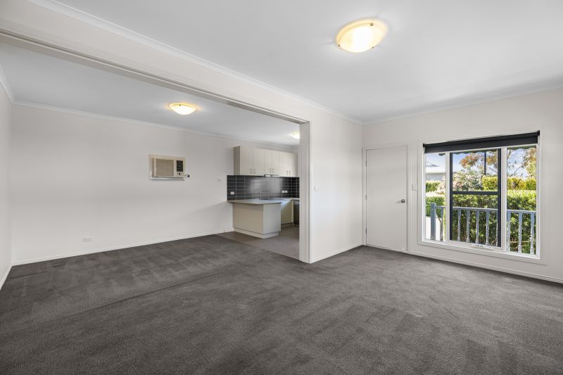 Bright and Spacious Home with Landscaped Gardens