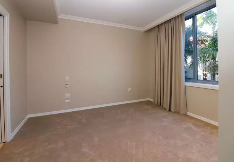 21/43 Taylor Street, Woolloongabba - 2 Bedroom apartment - wake up to the beautiful surrounds!