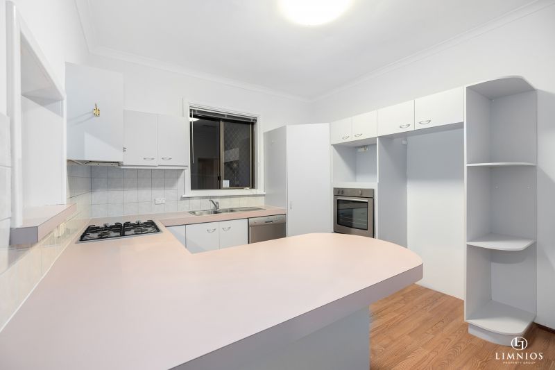 Family Home With Development Options!