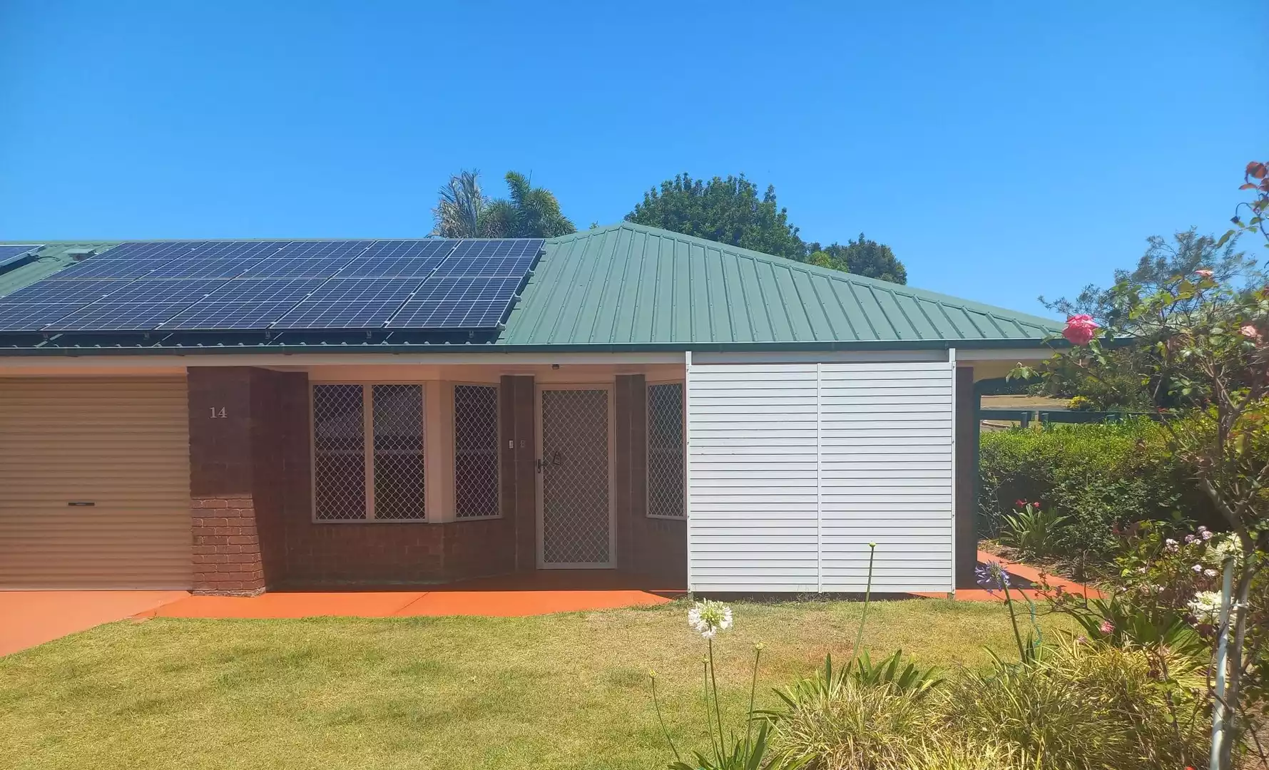 NEW LISTING - Stone's throw from Community Centre at Palmwoods Garden Village