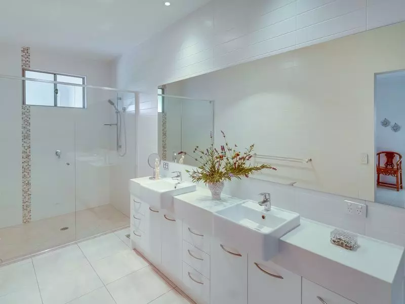 Stately elegance without downsizing