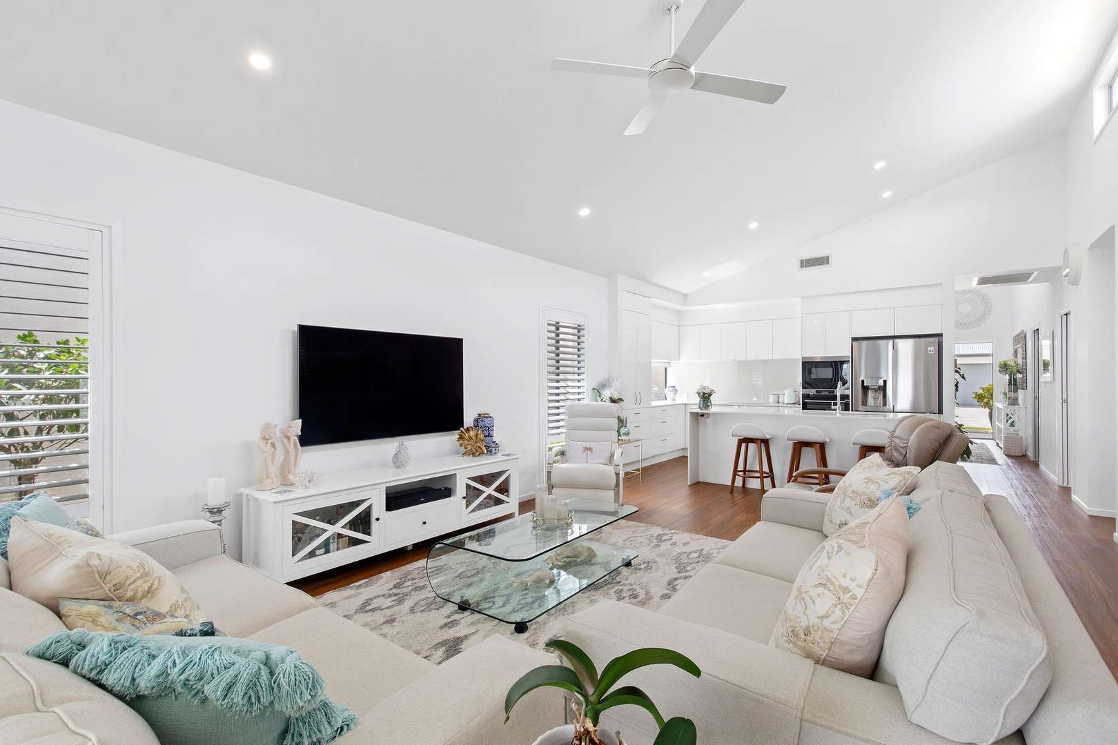 V198 Halcyon Lakeside - Relax, Live, Laugh!