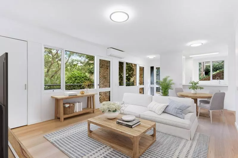 Quiet and private villa with leafy outlook