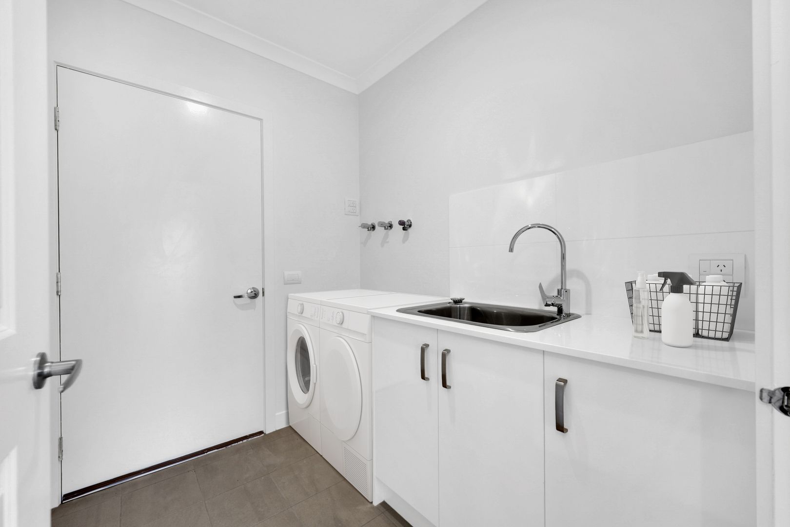 183/236-238 Waterview Boulevard, Highlands