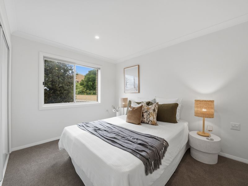 Westerly Facing Villa With Attached Garage