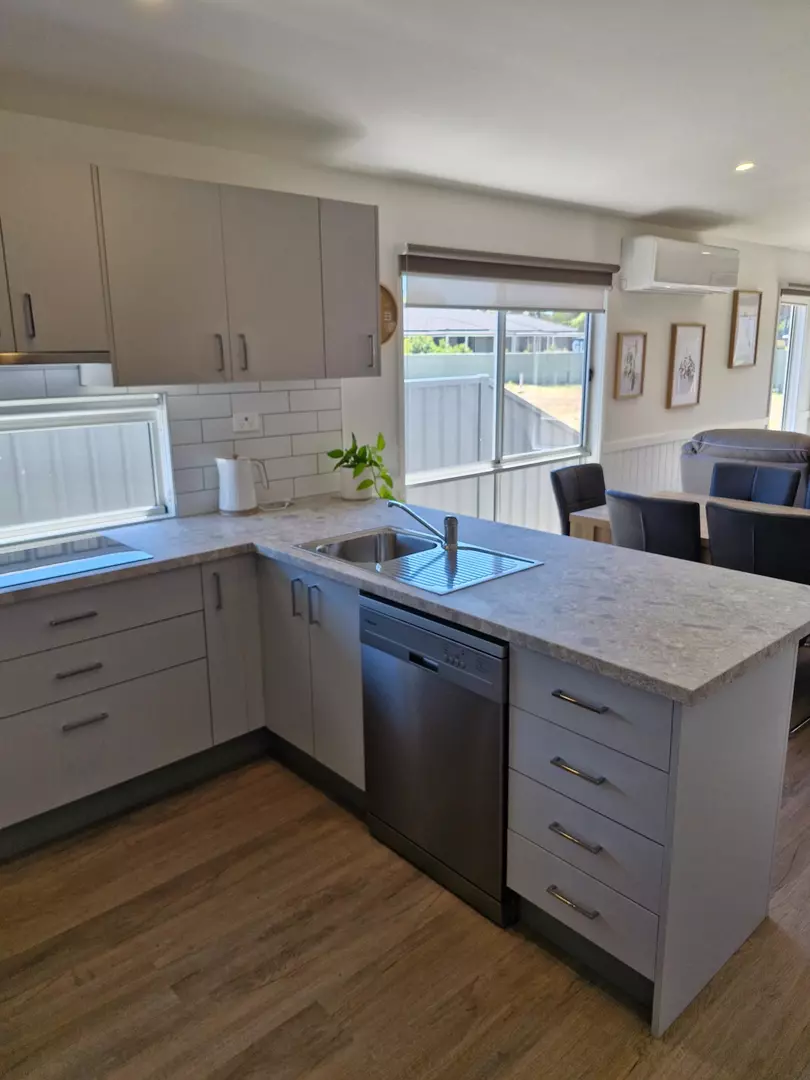 Ballarat Lifestyle Village - Near-New, Custom, One-Bedroom Home