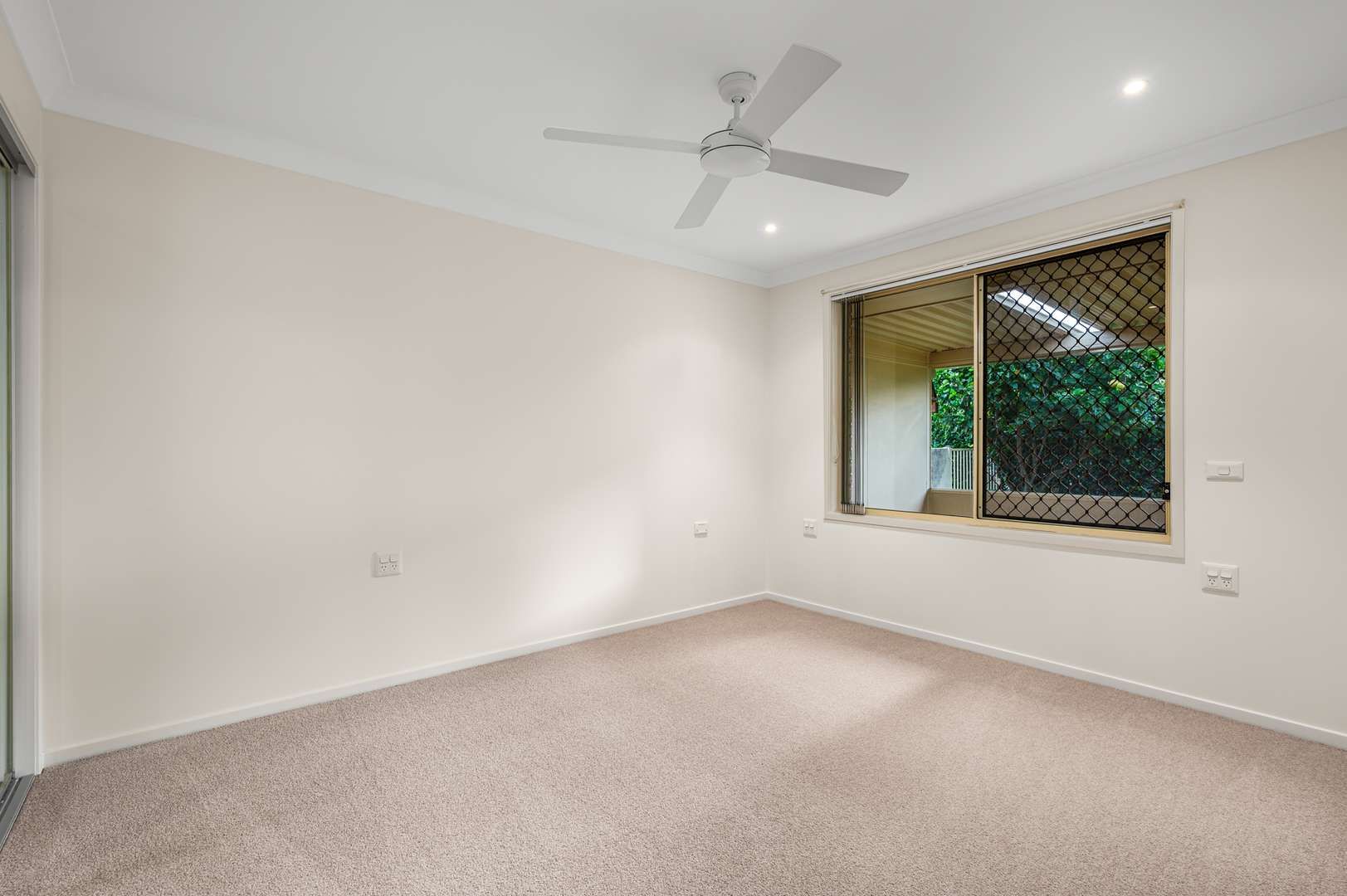 Quaint 2 Bedroom Villa with Private Courtyard