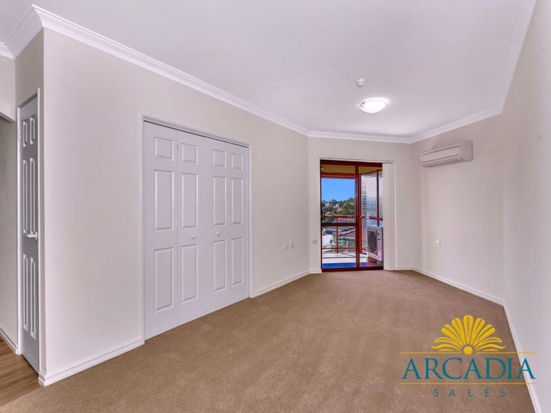 Arcadia Waters Bicton - Views, Views & More Views...