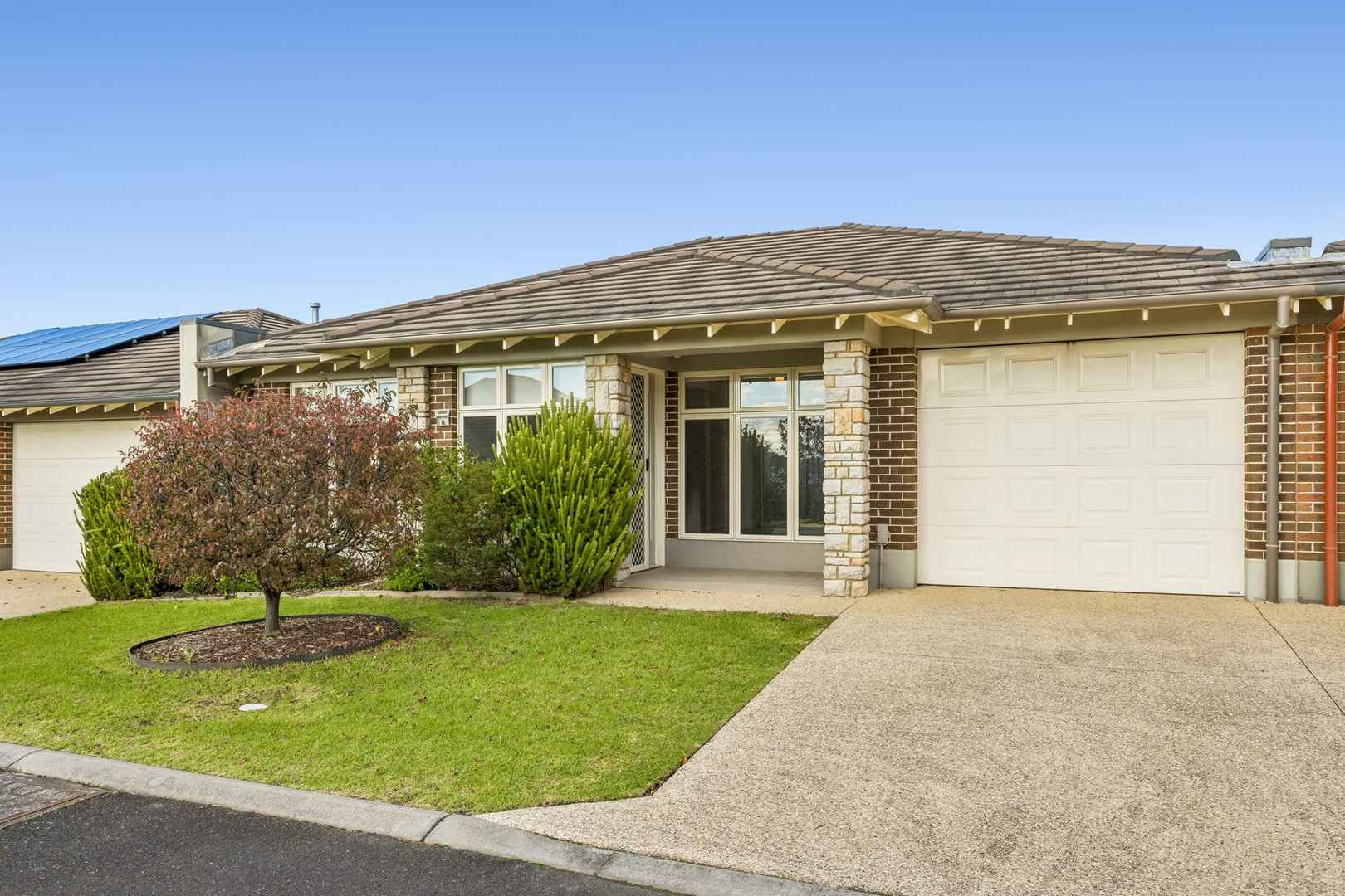 Modern Elegance, Quiet Location