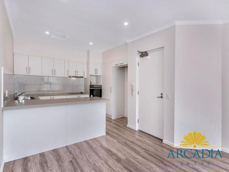 THE BEAUMONT SWANBOURNE - Top Floor 3 Bedroom North Facing Balcony