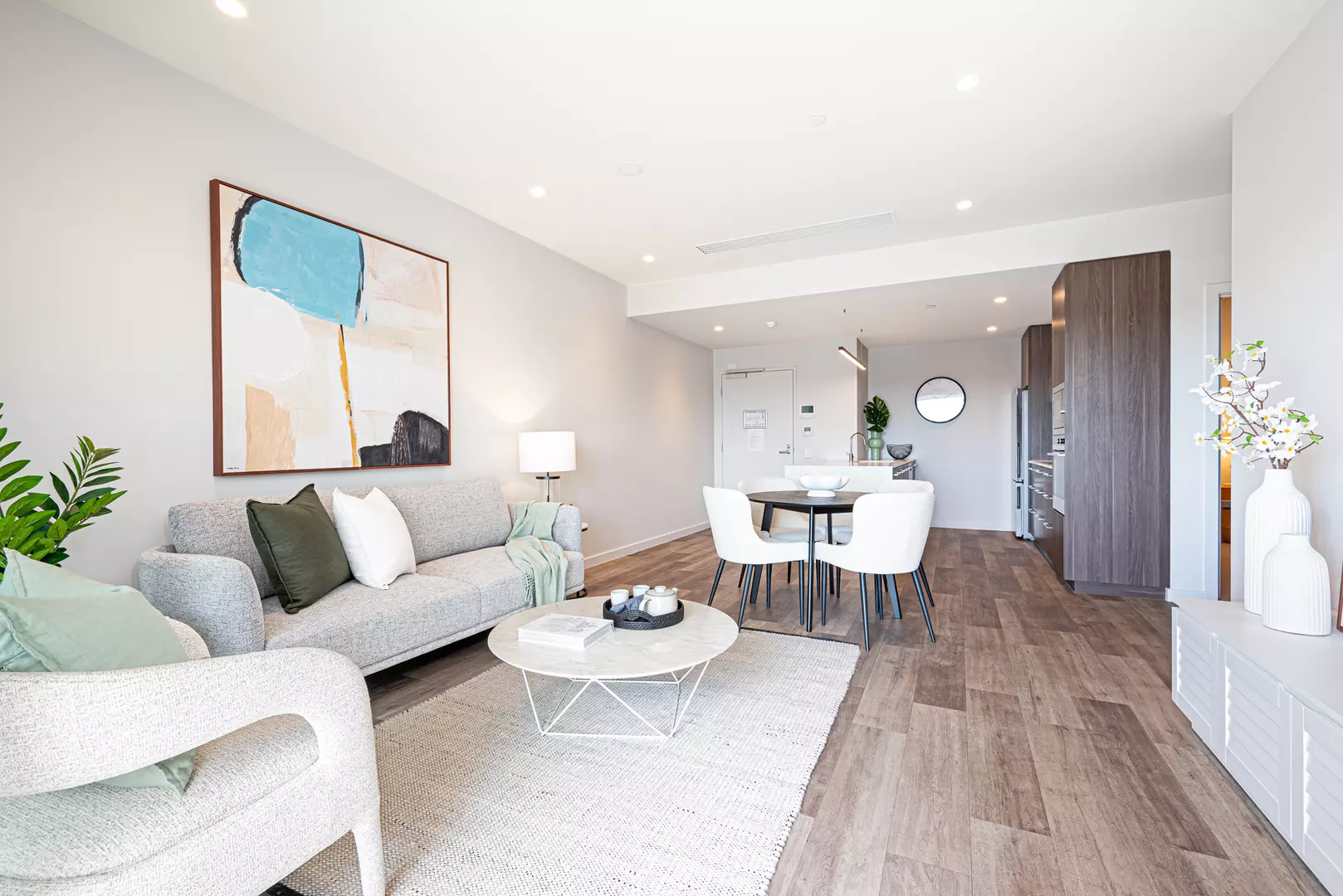 Discover Encore Apartments: Luxury Living to Gold Standard