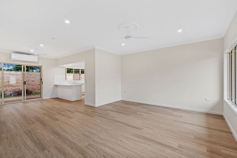 Spacious villa in a central location