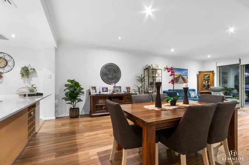 Oversize apartment with park views!