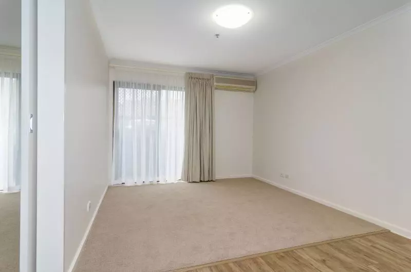 Modern one-bedroom apartment