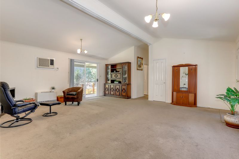 Pet friendly home in welcoming over 55s community