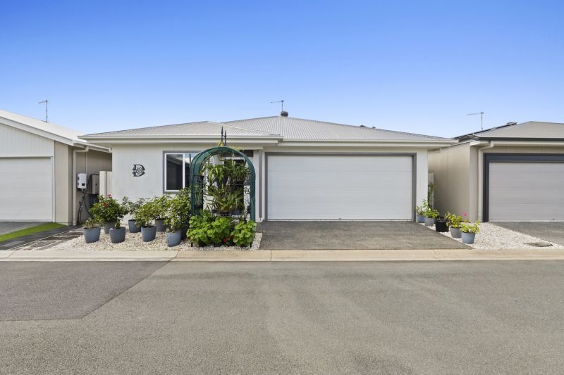 Sunny Position, Spacious Backyard - MOTIVATED SELLER!