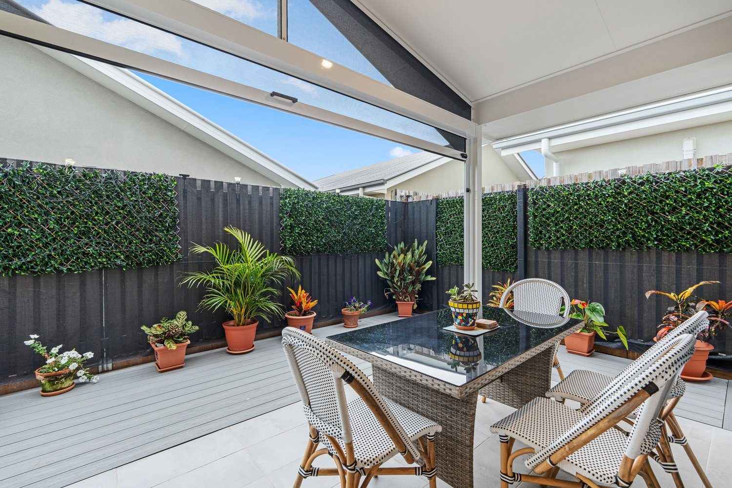 Stylish Home, Sunny Aspect