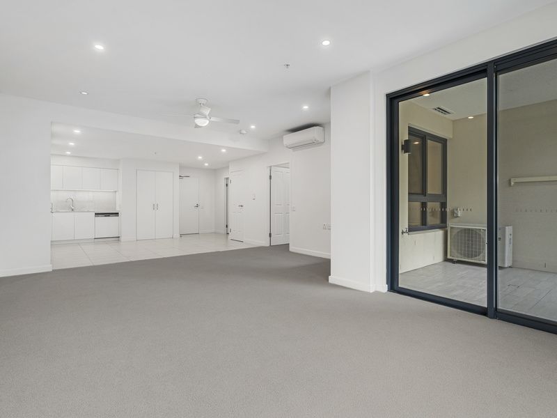 Ground Floor Apartment with Garden-View Balcony