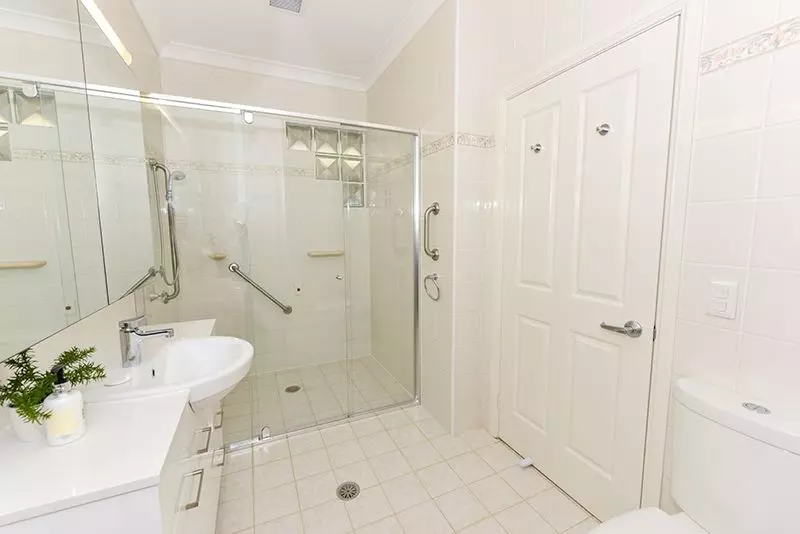 Spacious and fully serviced one-bedroom apartment with a north facing balcony