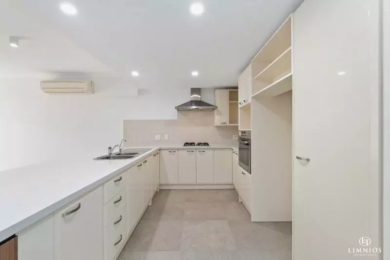 SOLD North facing, courtyard villa in the heart of Mercy Village.