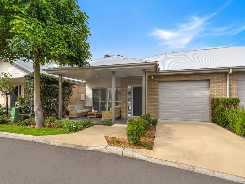 Sunlit Villa with Fresh Interiors and Flexible Living Spaces