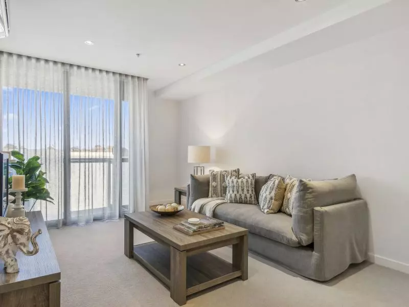 Bright, Spacious Apartment with Private Balcony in Prime Location