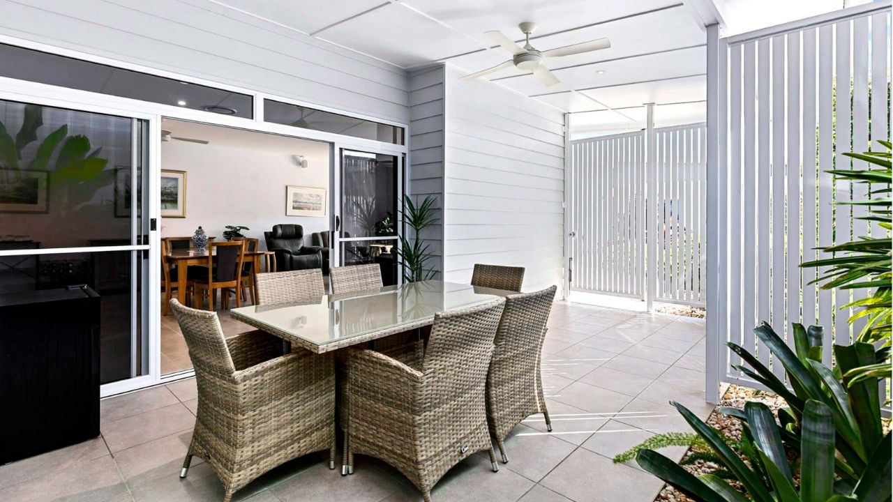 Home 22: Walton