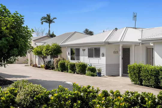 Oak Tree Retirement Village Cardiff