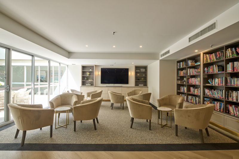 Spacious, north-facing 2-bedroom apartment!