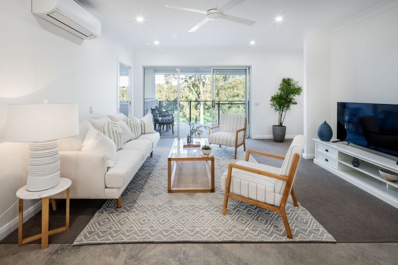 Relaxed retirement living with golf course views