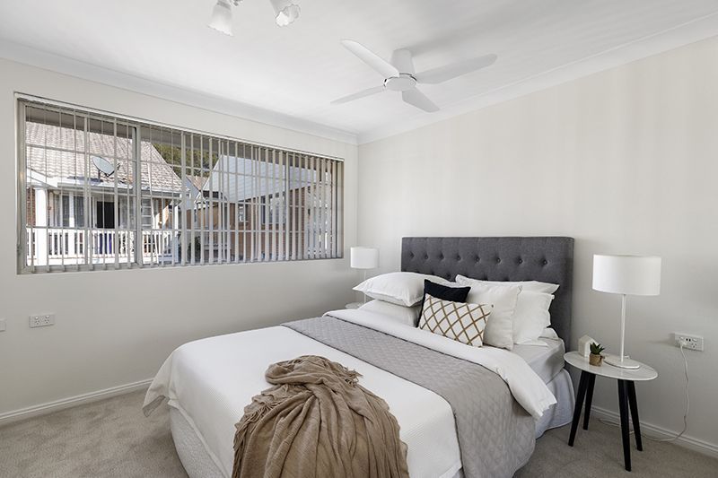 Gorgeous renovated sunny unit