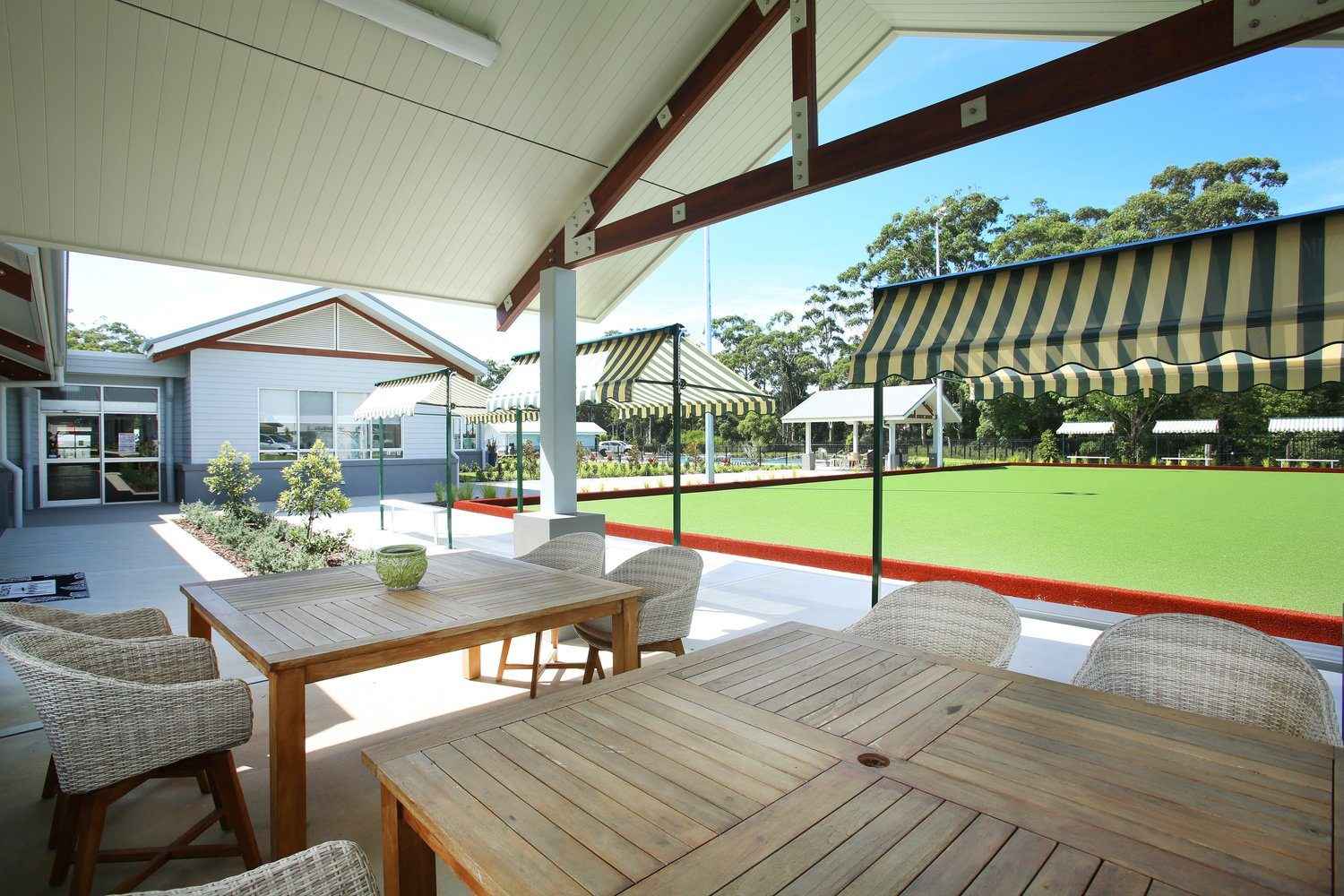 Designer Living, Outdoor Kitchen