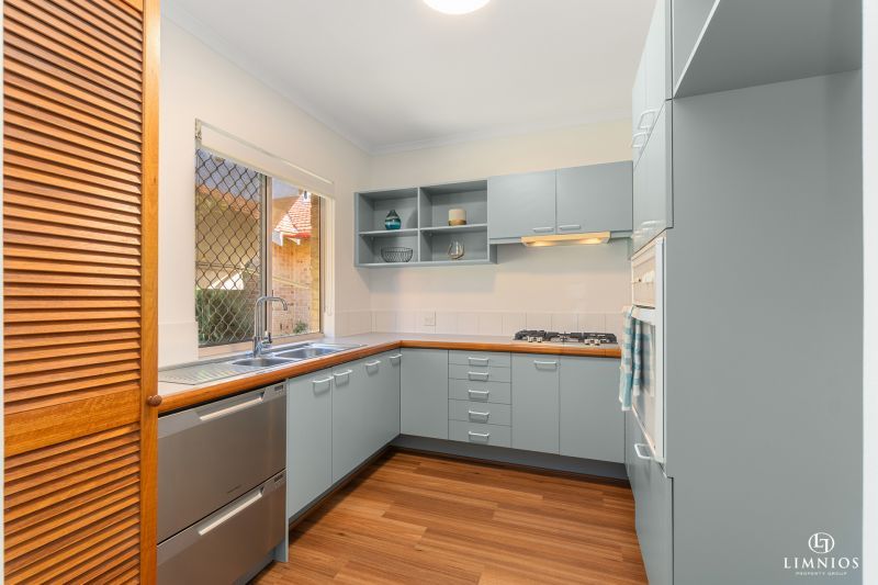 NOW UNDER OFFER.  Light and bright villa with contemporary features